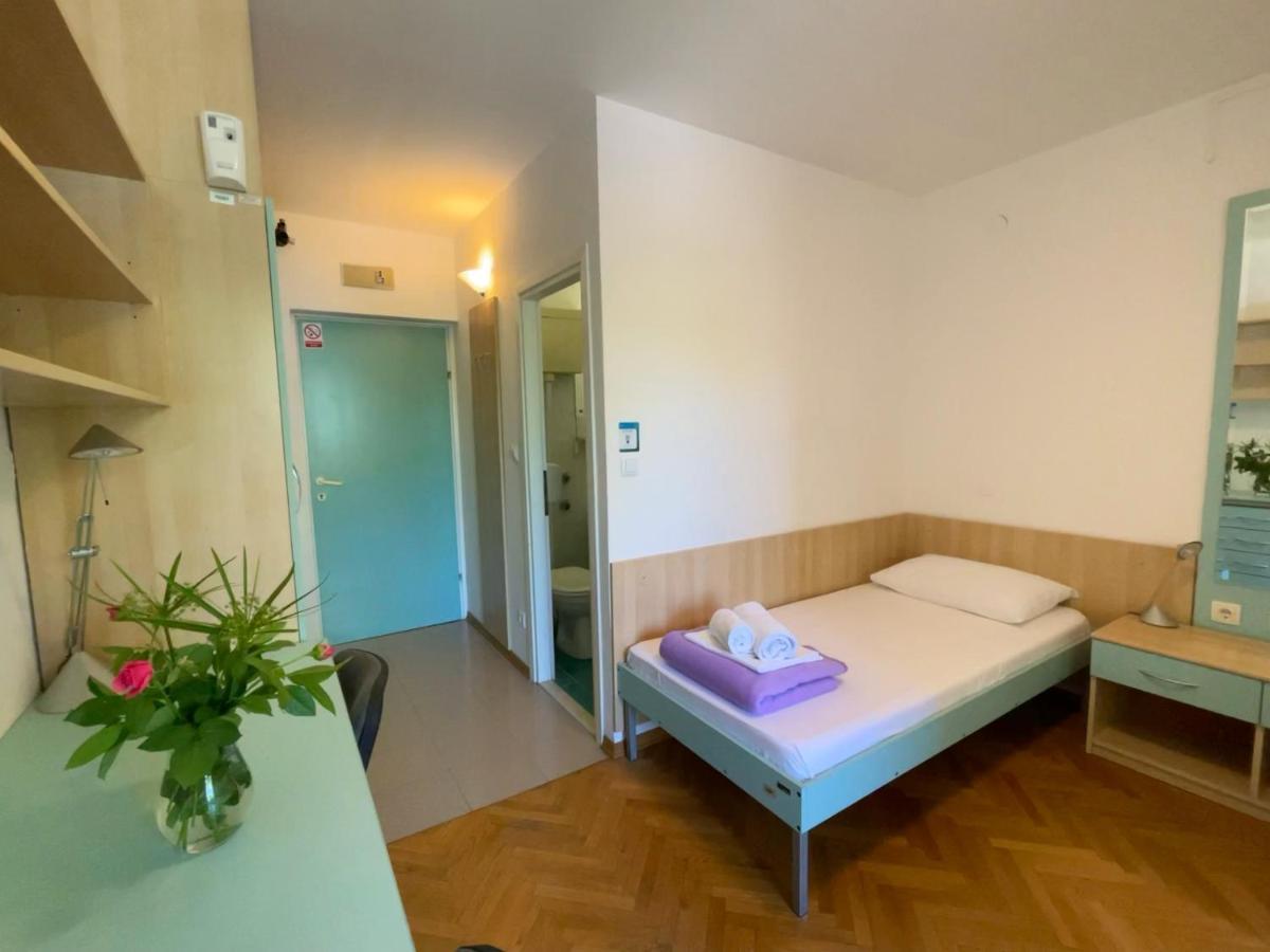 Spinut Hostel *